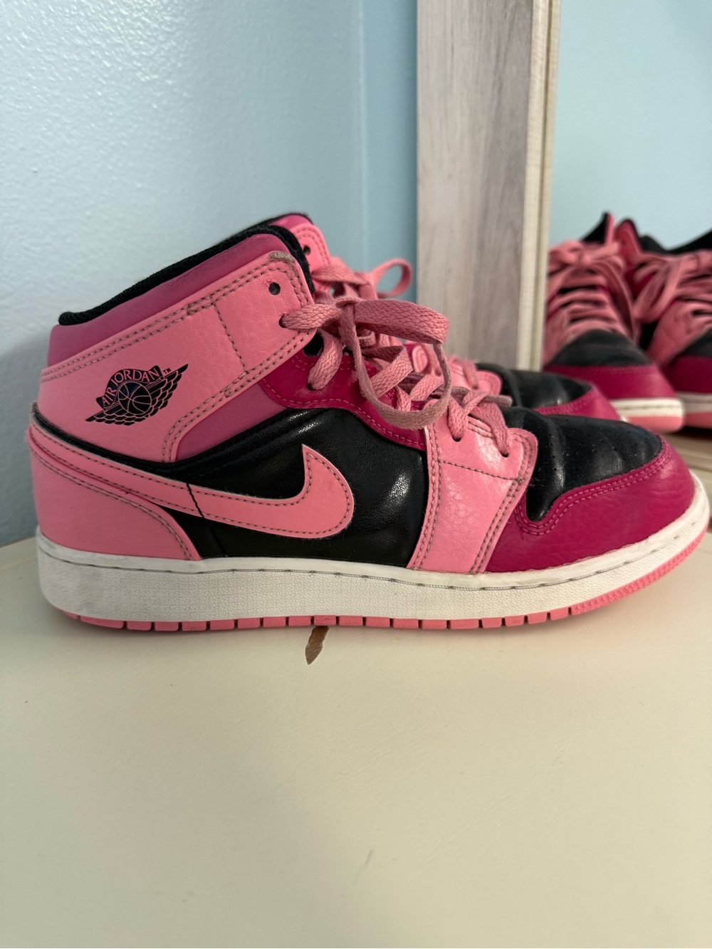 Air Jordan 1 Mid GS Pink Black High Top Sneakers Youth Size 7Y